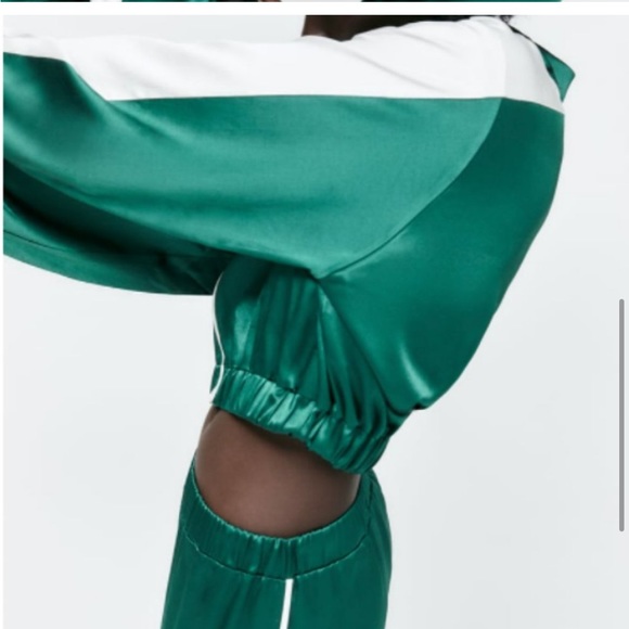 Satin like green track suit Zara with white piping - Picture 10 of 14